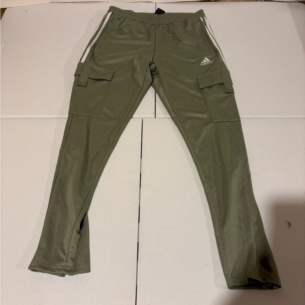 Adidas Green White Cargo Jogging Pants Women’s Size M Inseam 27”